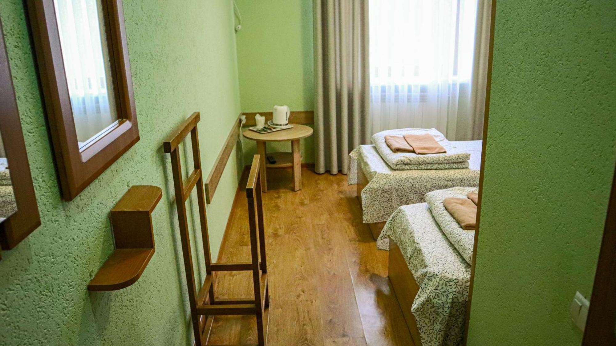 Каприз Hotell Kamjanets-Podilskyj Exteriör bild