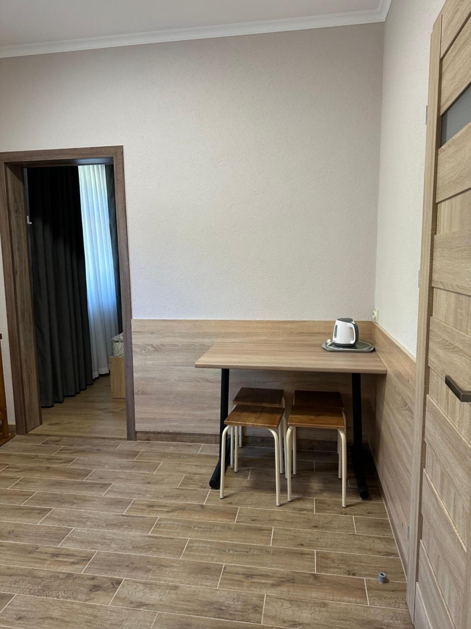Каприз Hotell Kamjanets-Podilskyj Exteriör bild