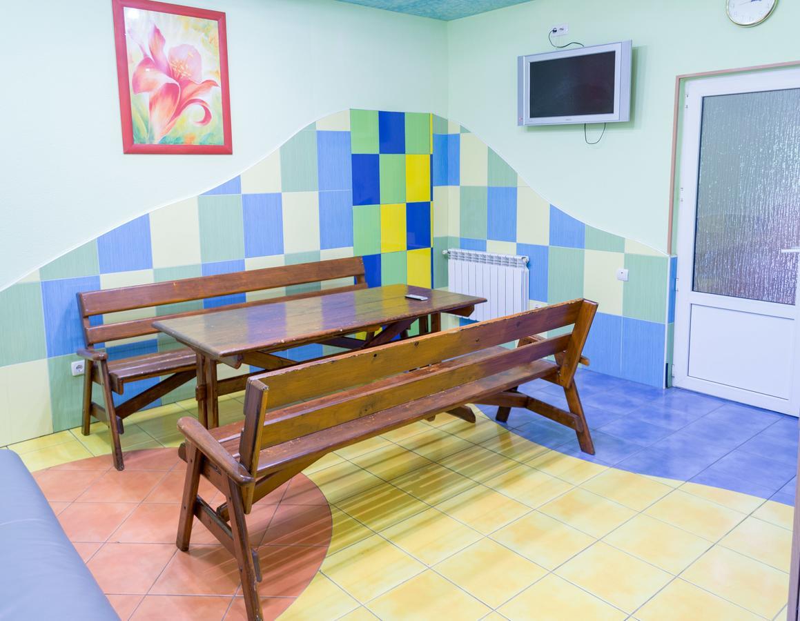 Каприз Hotell Kamjanets-Podilskyj Exteriör bild